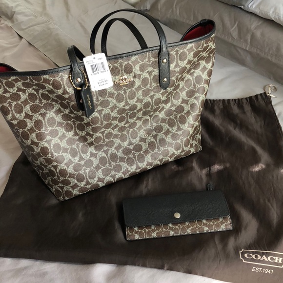 Coach Handbags - Coach hand bag